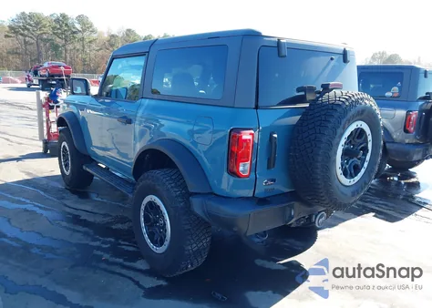 2023 Ford Bronco Black Diamond z USA, uszkodzony, nr VIN 1FMDE5CH3PLB49797